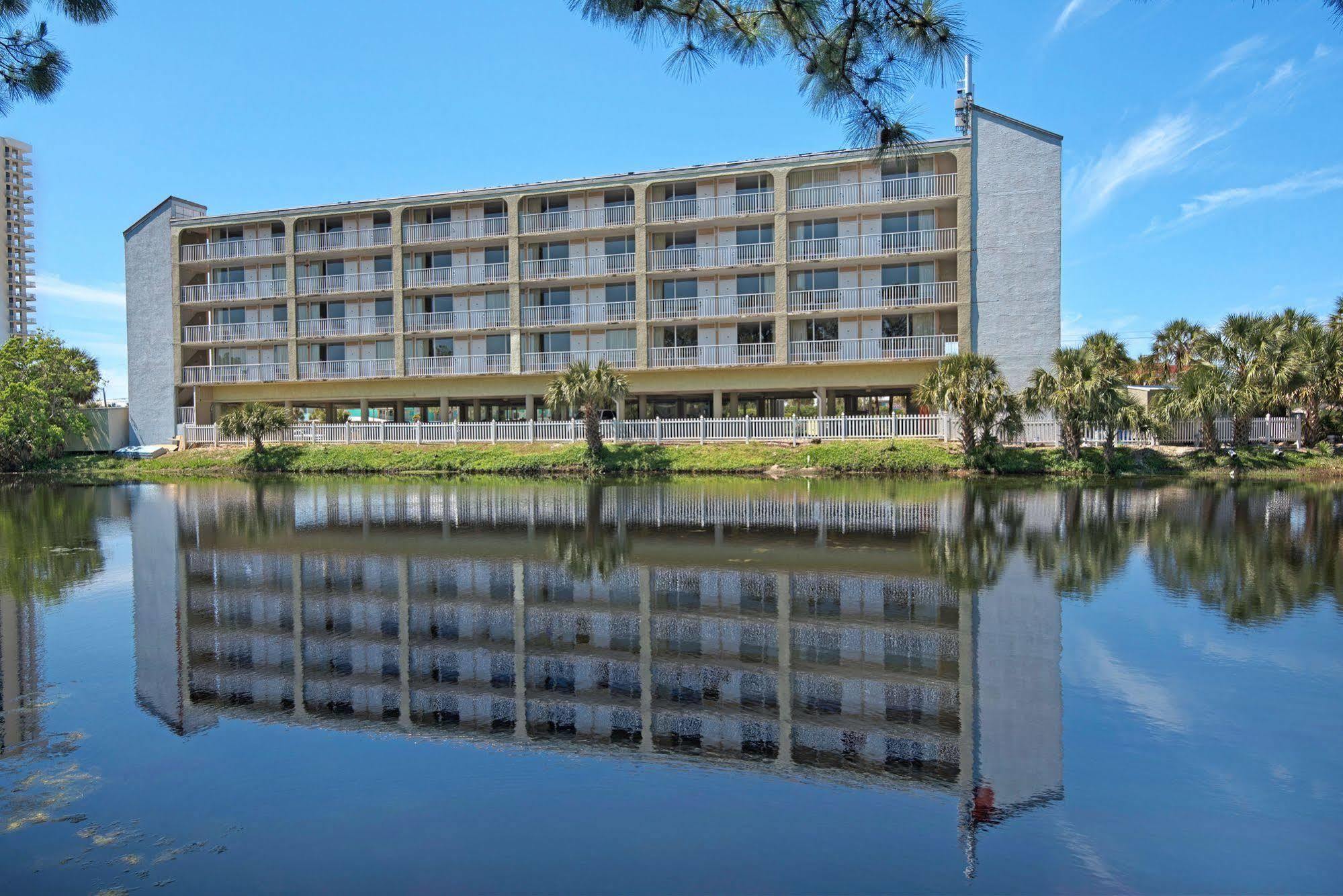 Baymont By Wyndham Panama City Beach Exterior photo